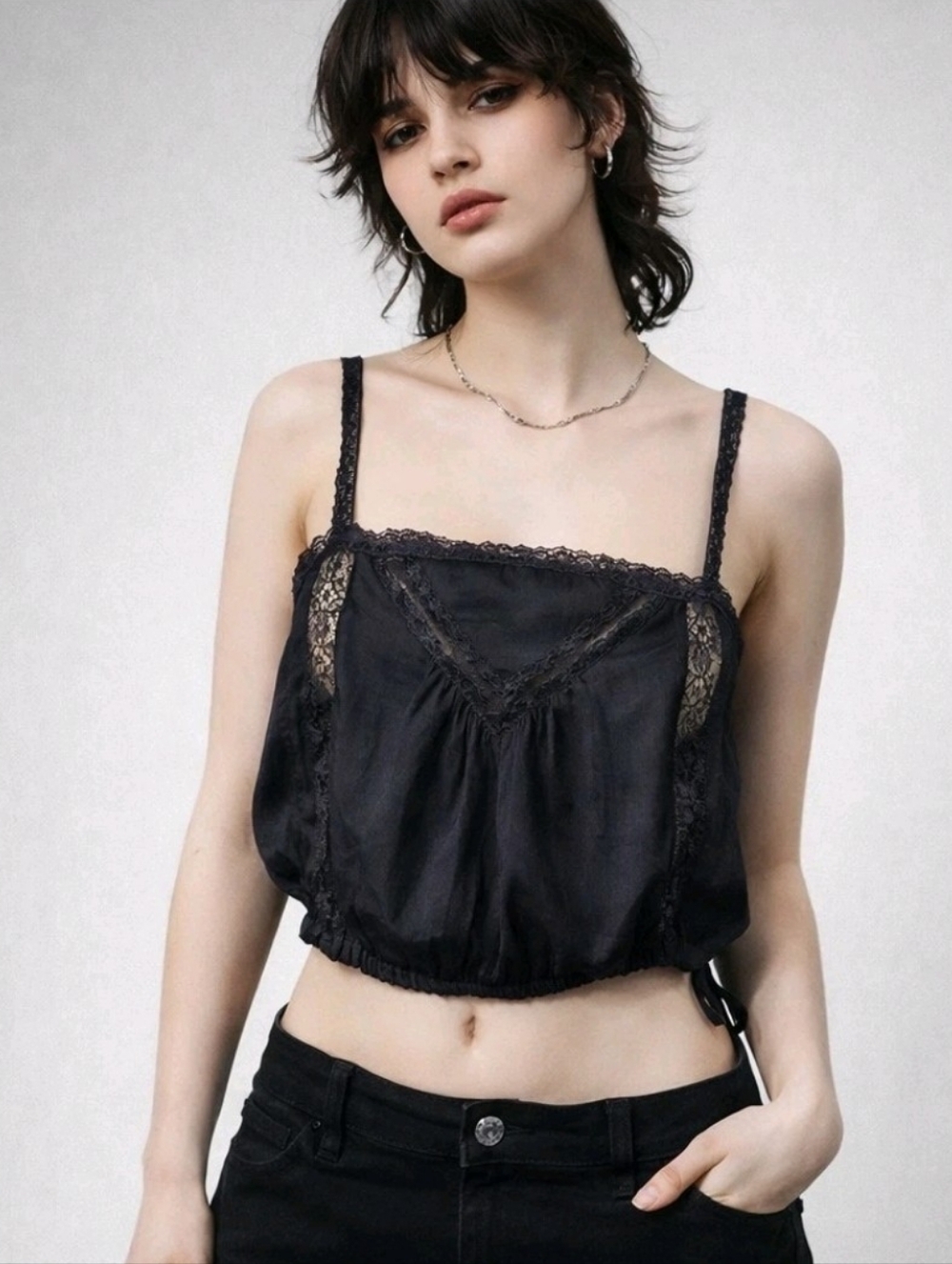 UO Urban Outfitters Black Lace Crop Top Size Medium Tank Blouson Retro